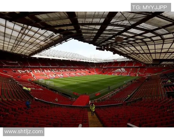 足球黑白之间的较量与激情探秘球场上的光影交错与人生哲学