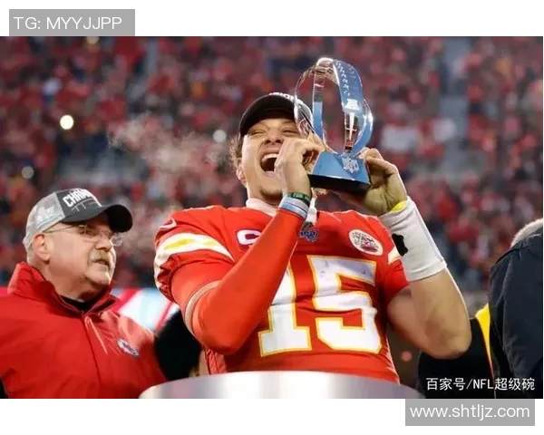 女孩踢足球的益处与挑战探讨让我们重新认识女性在足球运动中的角色与发展 女孩踢足球的益处与挑战探讨让我们重新认识女性在足球运动中的角色与发展