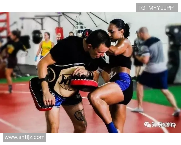 足球沙包的多重玩法与训练效果解析让你轻松提升足球技能 足球沙包的多重玩法与训练效果解析让你轻松提升足球技能