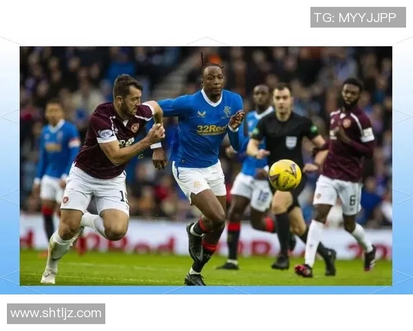 布隆德比对决精彩回顾与分析揭示球队战术与球员表现 布隆德比对决精彩回顾与分析揭示球队战术与球员表现